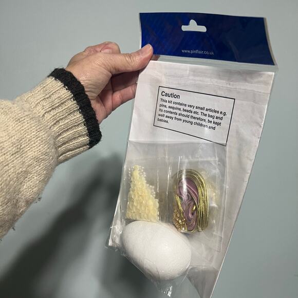 Ells Bells Pinfair UK Sequin  Regency Gold Easter Egg Bead Ornament Kit PA52P - Picture 5 of 5